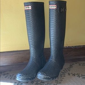 HUNTER BOA EMBOSSED RAIN BOOTS